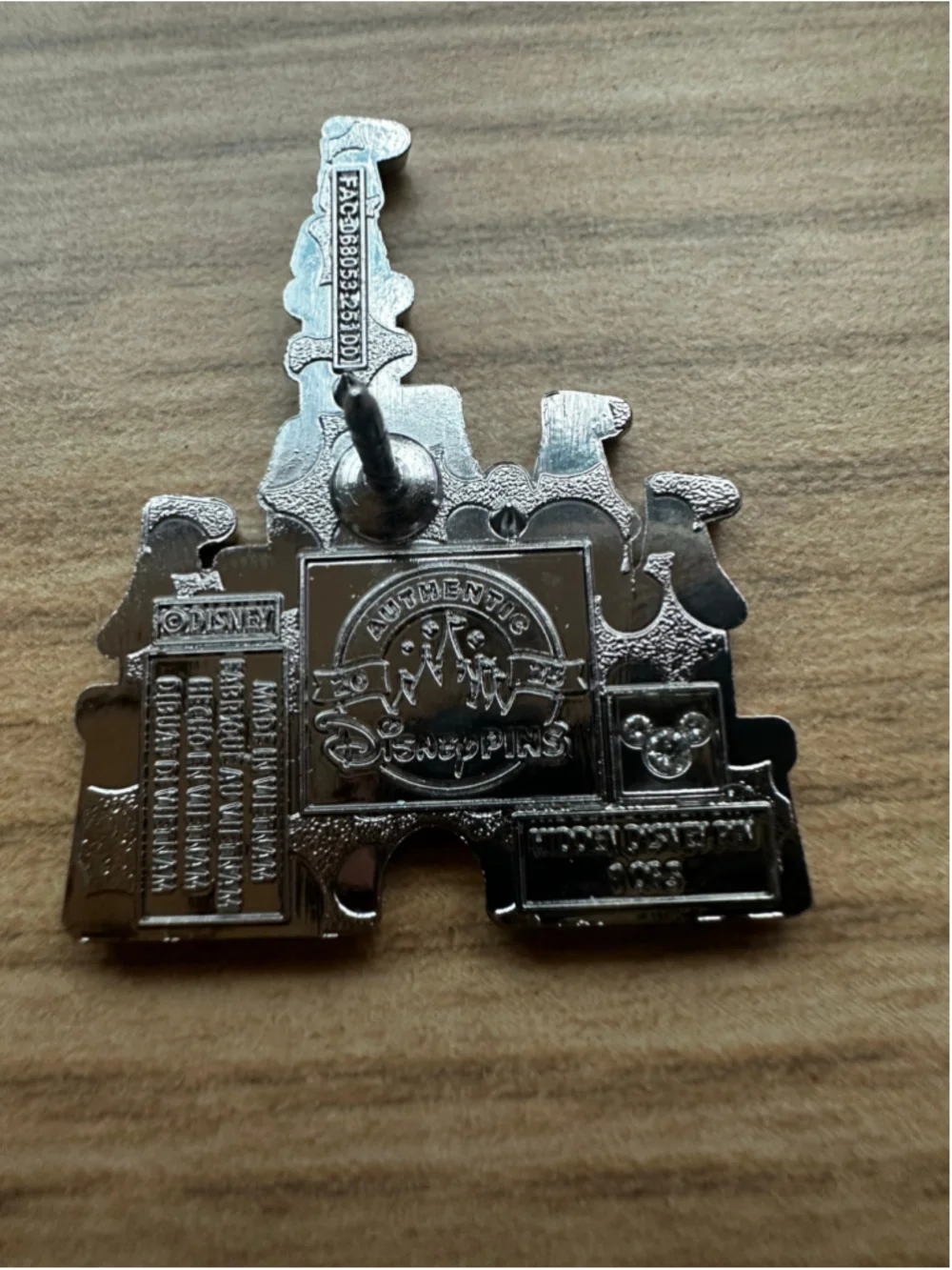 2025 WDW Disney World Wave B Castle Hidden Mickey Pride Rainbow Heart Hands Pin